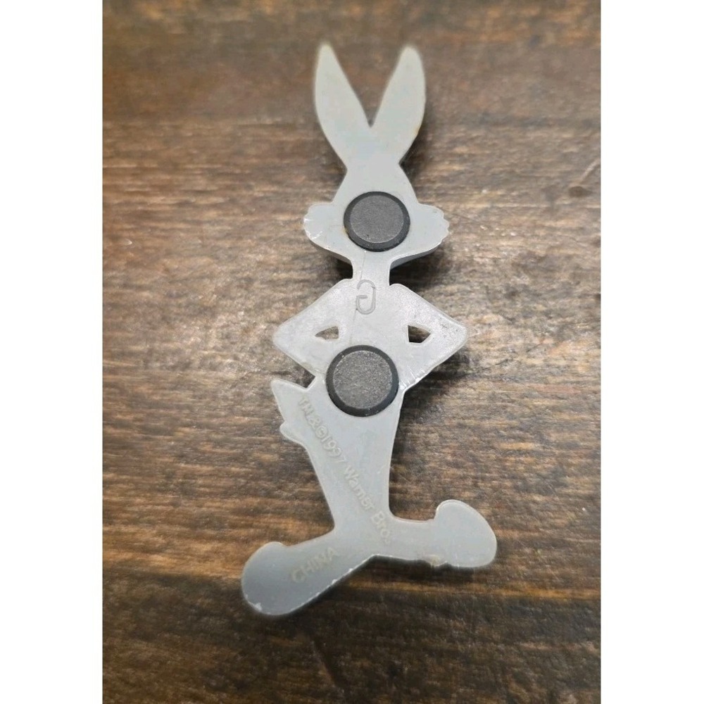 Vintage 1990s Looney Tunes 3D Fridge Magnet Bugs Bunny Sylvester Tweety Taz 3" - Picture 3 of 9